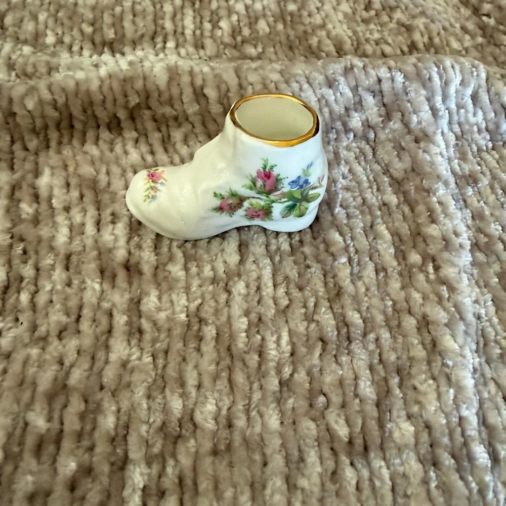 "Moss Rose” Royal Albert Bone China shoe/boot, made in England - Picture 3 of 5